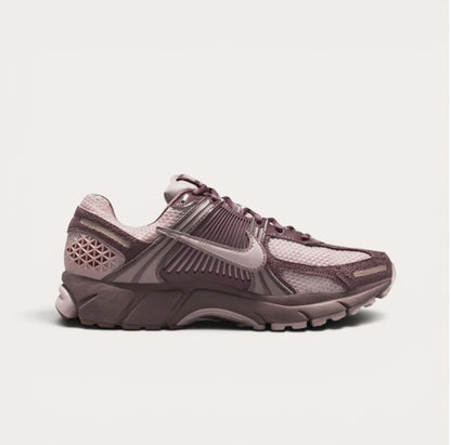 Nike Zoom Vomero 5 Black Gray