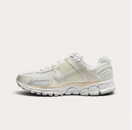 Nike Zoom Vomero 5 Sail Tan